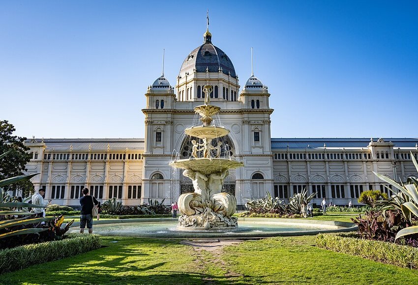 Royal Exhibition Building and fountain in Carlton Gardens